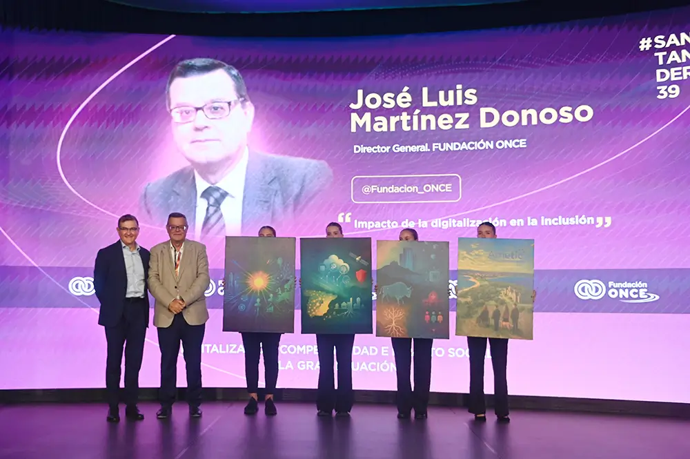 José Luis Martínez Donoso, director general de Fundación ONCE, en el encuentro AMETIC en Santander.