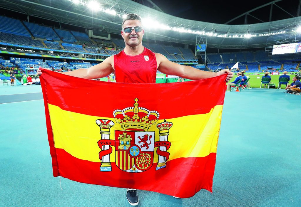 David Casino con la bandera de España