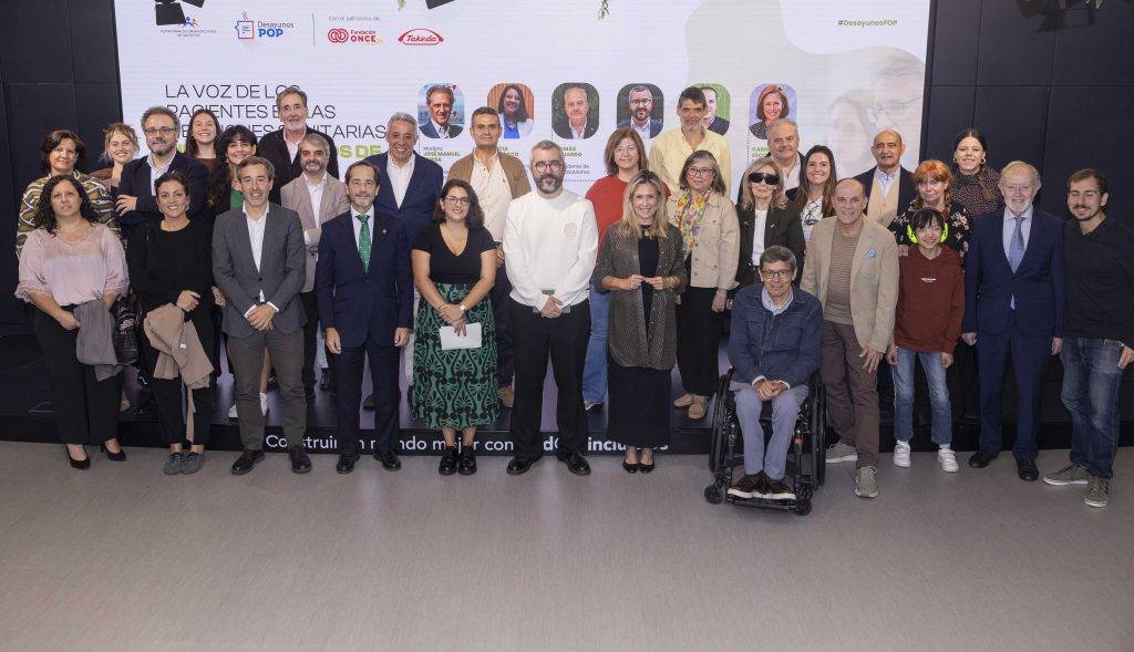 Encuentro en el que la POP reclama que la próxima legislatura se apruebe ley de asociaciones de pacientes.