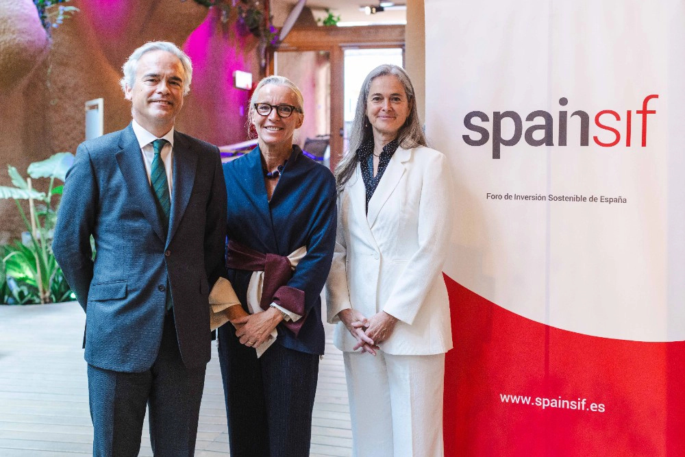 Mariano Arenillas, director general de DWS Iberia, Sophie del Campo, Executive Manager Southern Europe, Latam & US Offshore en Natixis Investment Managers, y Patricia Gabeiras, presidenta de Spainsif.