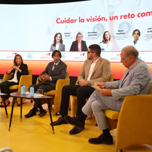 Participantes en el diálogo ‘Cuidar la visión, un reto compartido’, de izquierda a derecha: Mónica García, Almudena Quintana, Marta Figueroa, Lluís Arias, Adonay Viera