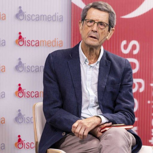 El presidente de la Plataforma de Mayores y Pensionistas (PMP), Jesús Norberto Fernández, durante el encuentro celebrado en la agencia de noticias Servimedia
